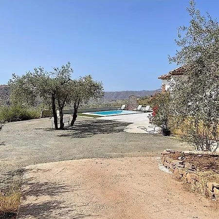 Casa La Herriza Larga De Vallesol Rent Holiday home *