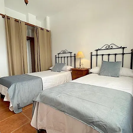 Casa La Herriza Larga De Vallesol Rent Holiday home El Cerro