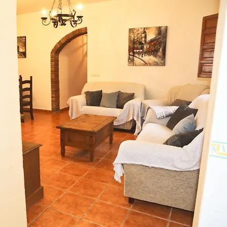 Casa La Herriza Larga De Vallesol Rent Holiday home *
